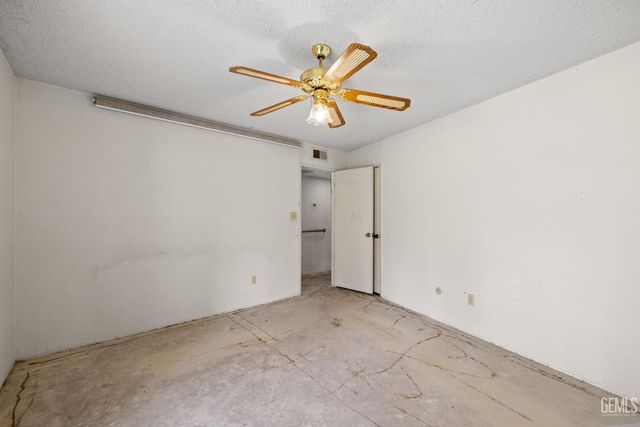 5900 Kirkside Drive C, Bakersfield, CA 93309