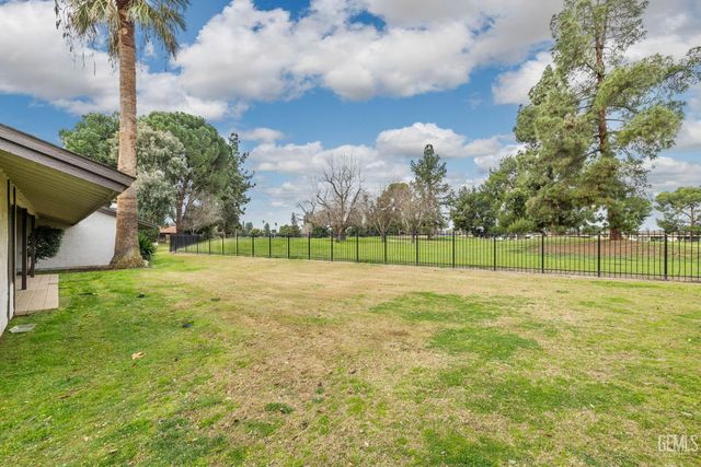5900 Kirkside Drive C, Bakersfield, CA 93309