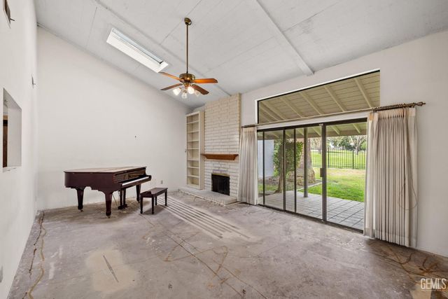 5900 Kirkside Drive C, Bakersfield, CA 93309