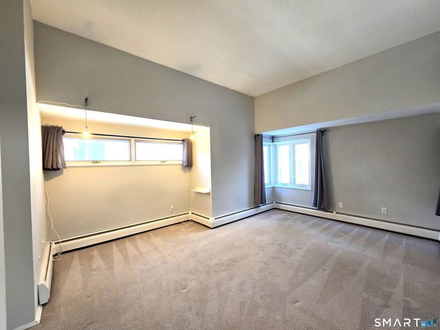 7 Staunton Court E, Farmington, CT 06032