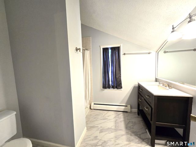 7 Staunton Court E, Farmington, CT 06032