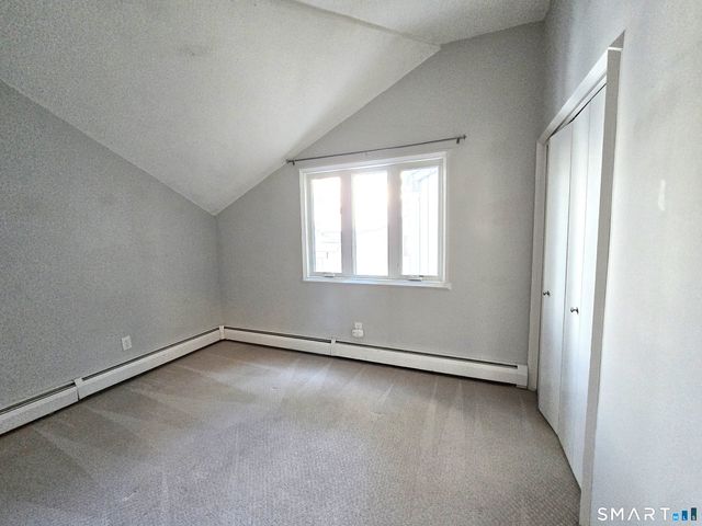 7 Staunton Court E, Farmington, CT 06032