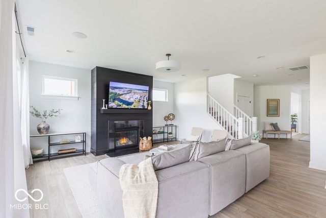 380 N Post Oak Drive, Mooresville, IN 46158