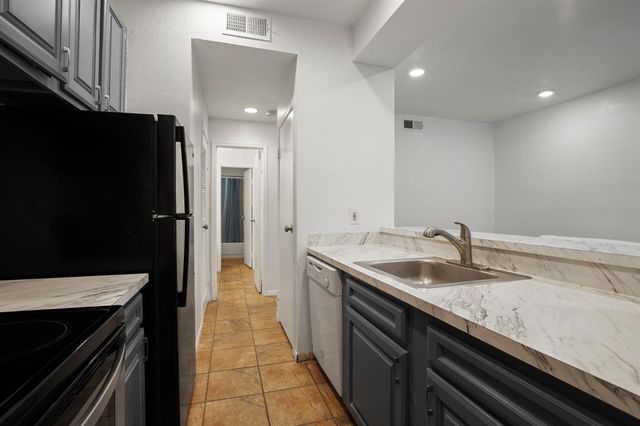 2217 W San Gabriel ST 304, Austin, TX 78705