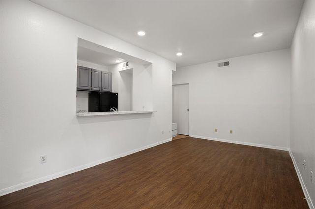2217 W San Gabriel ST 304, Austin, TX 78705