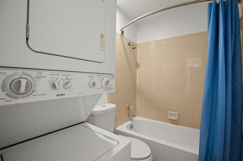 2217 W San Gabriel ST 304, Austin, TX 78705