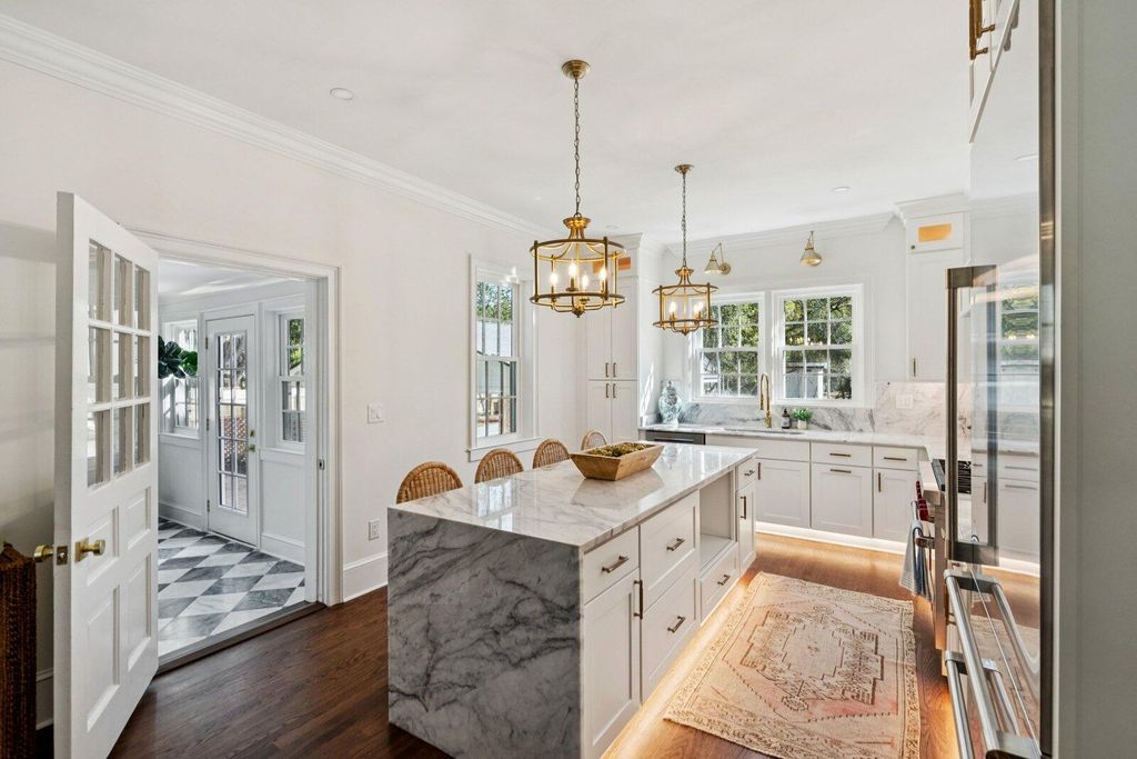 Image 14 of property listing at 201 Tea Farm Road, Summerville, SC 29483