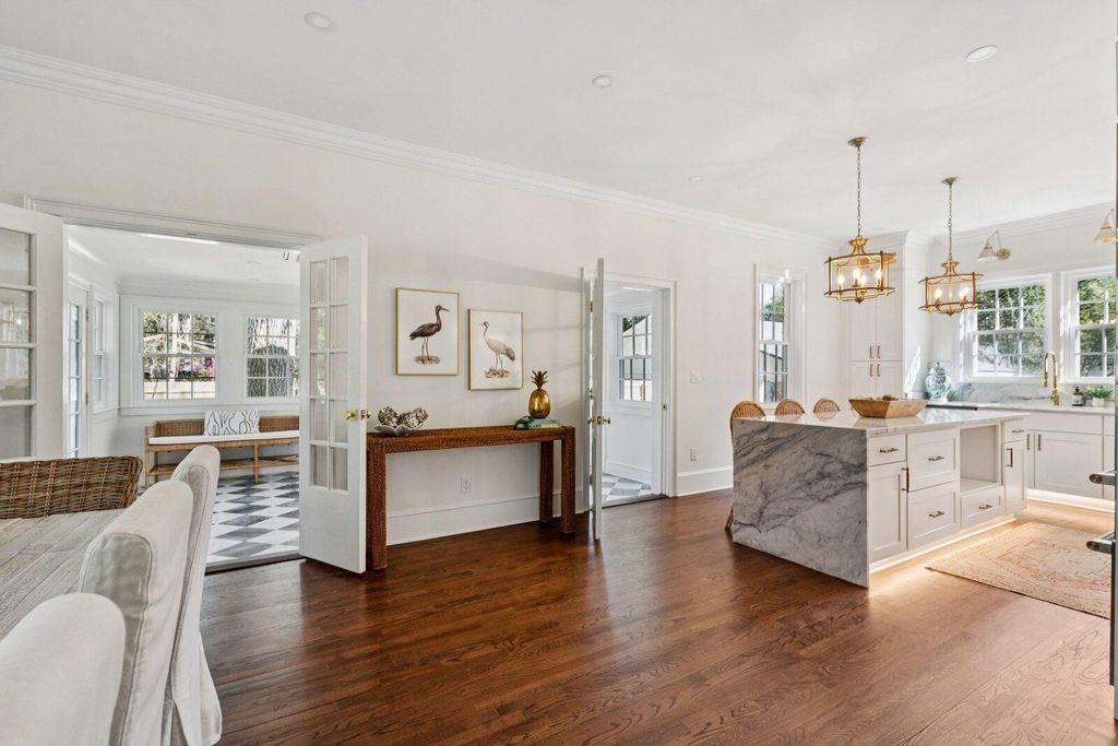 Image 15 of property listing at 201 Tea Farm Road, Summerville, SC 29483