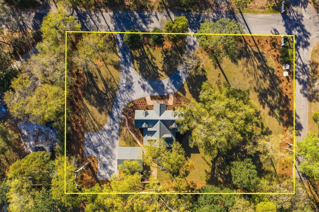 Image 2 of property listing at 201 Tea Farm Road, Summerville, SC 29483