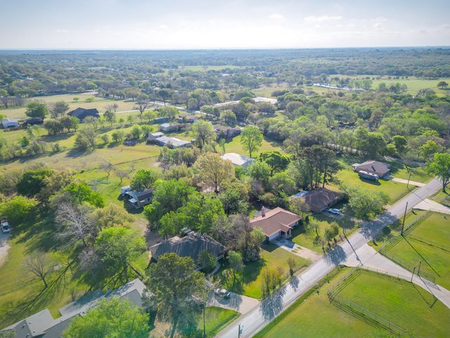 4816 Winnett Road, Burleson, TX 76028