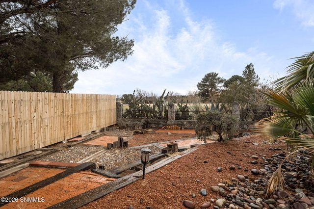 6555 Vista De Oro, Las Cruces, NM 88007