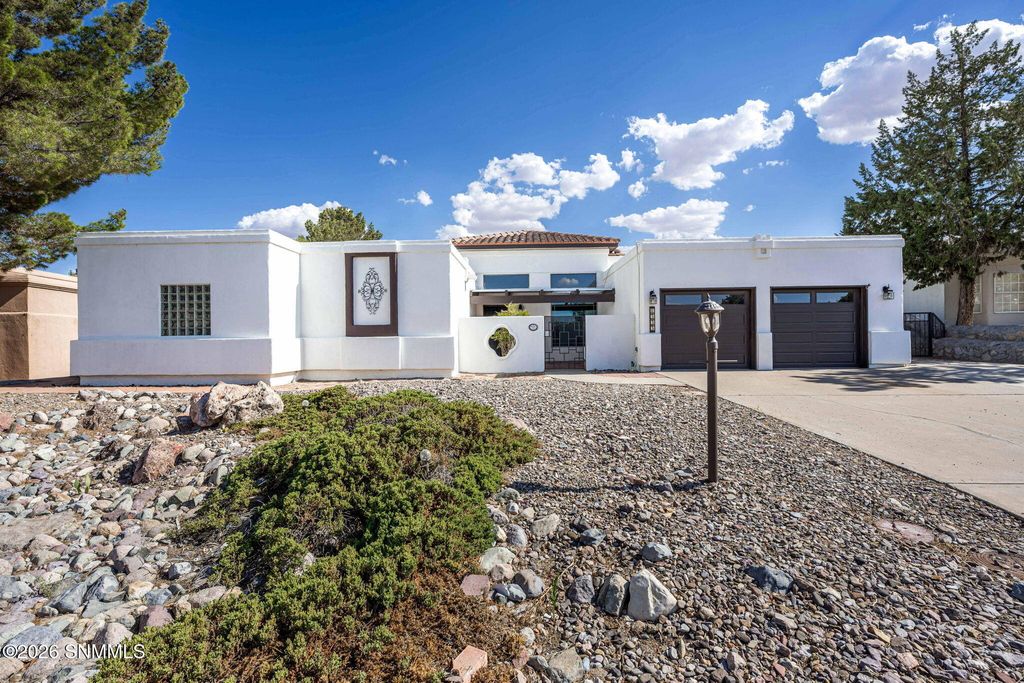 6555 Vista De Oro, Las Cruces, NM 88007