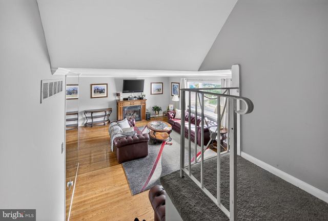 463 PINEWOOD RD, Philadelphia, PA 19116