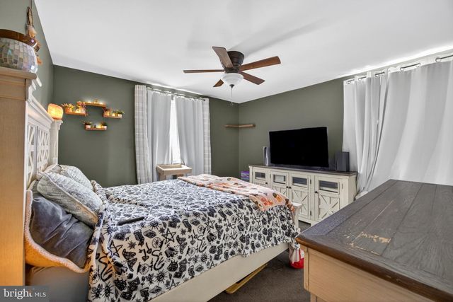 463 PINEWOOD RD, Philadelphia, PA 19116