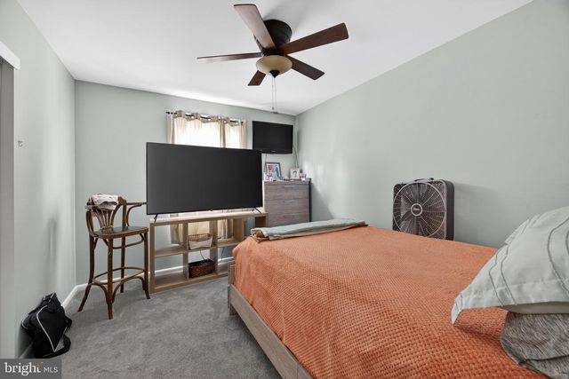 463 PINEWOOD RD, Philadelphia, PA 19116