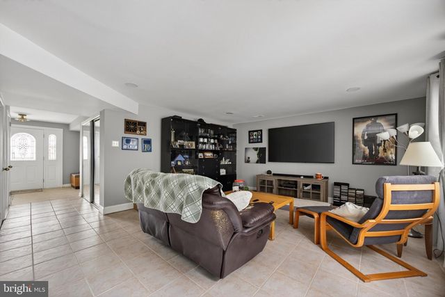 463 PINEWOOD RD, Philadelphia, PA 19116