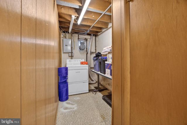 463 PINEWOOD RD, Philadelphia, PA 19116