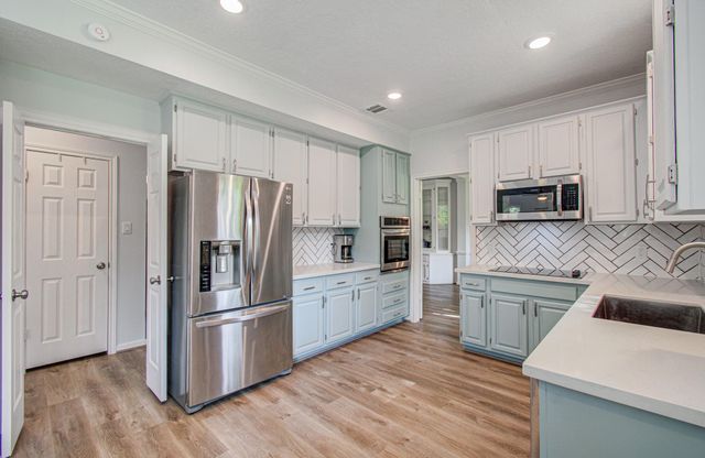 22927 Northoak Forest Lane, Spring, TX 77389