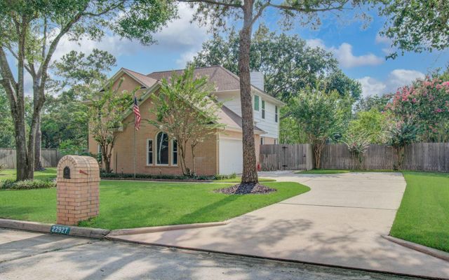 22927 Northoak Forest Lane, Spring, TX 77389