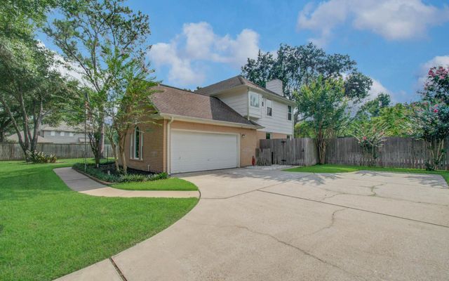 22927 Northoak Forest Lane, Spring, TX 77389