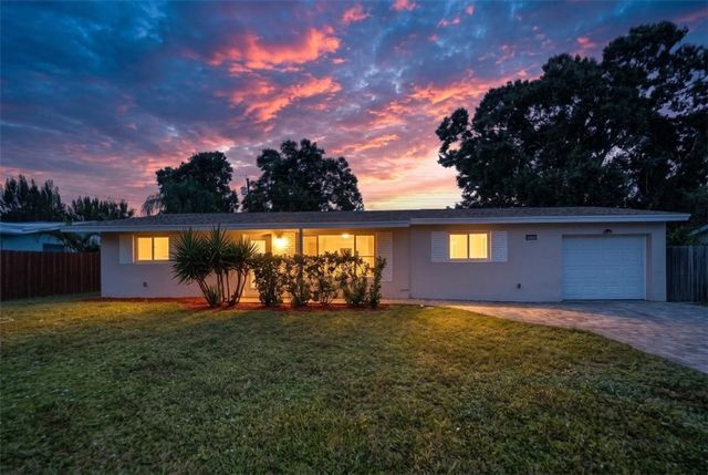 1956 1st Place SW, Vero Beach, FL 32962