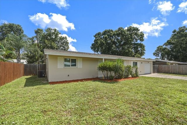 1956 1st Place SW, Vero Beach, FL 32962