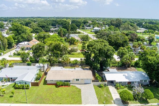 1956 1st Place SW, Vero Beach, FL 32962