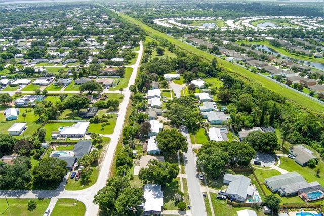 1956 1st Place SW, Vero Beach, FL 32962