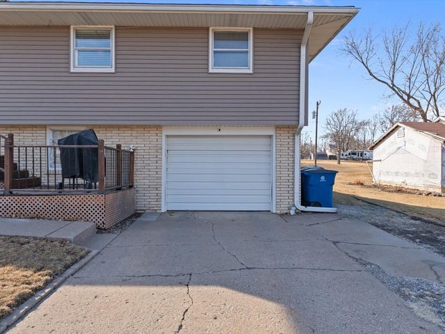 1420 7th Street, Orion, IL 61273