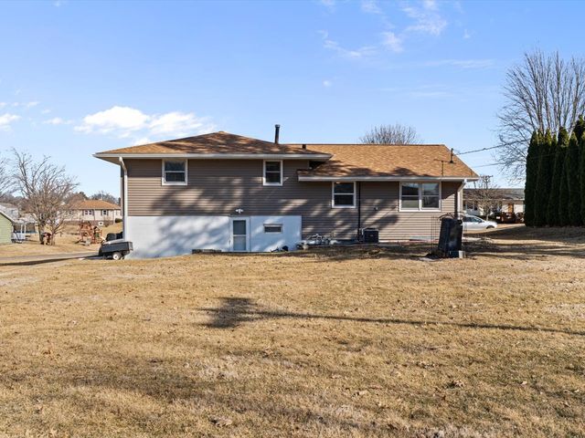1420 7th Street, Orion, IL 61273