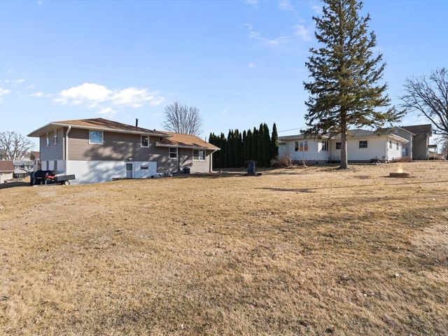 1420 7th Street, Orion, IL 61273