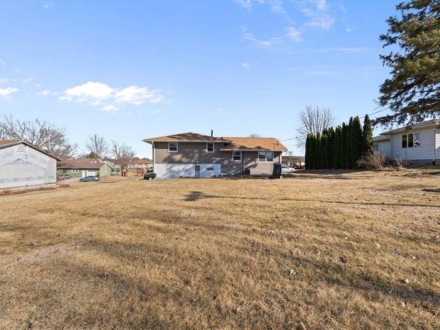 1420 7th Street, Orion, IL 61273