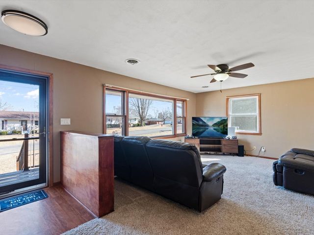 1420 7th Street, Orion, IL 61273