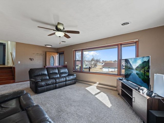 1420 7th Street, Orion, IL 61273