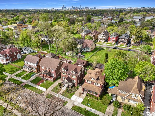 4815 Iroquois Street, Detroit, MI 48214