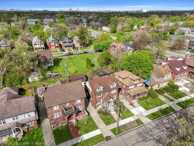 4815 Iroquois Street, Detroit, MI 48214
