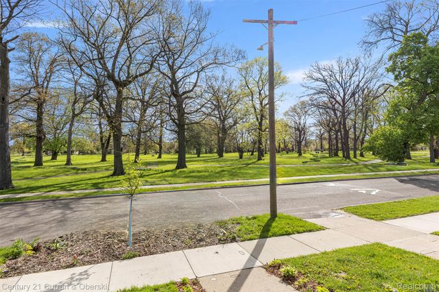 4815 Iroquois Street, Detroit, MI 48214