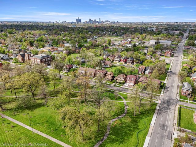 4815 Iroquois Street, Detroit, MI 48214