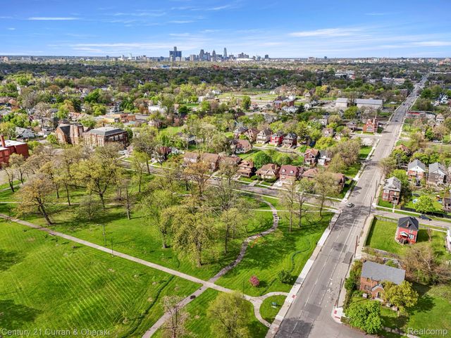 4815 Iroquois Street, Detroit, MI 48214