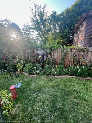 4815 Iroquois Street, Detroit, MI 48214