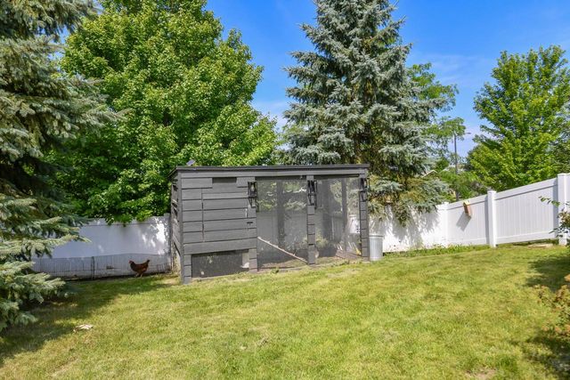 1335 E Jakes WAY, Whitewater, WI 53190