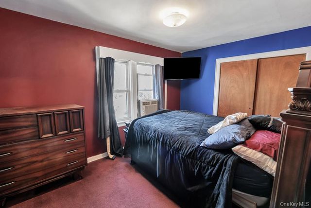 9460 199th Street, Hollis, NY 11423