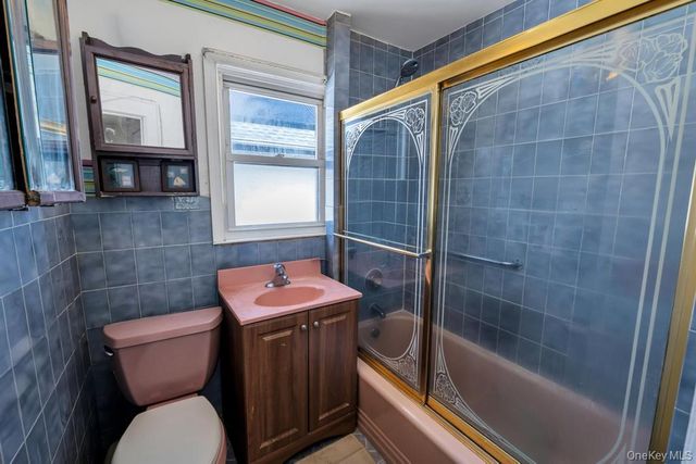 9460 199th Street, Hollis, NY 11423