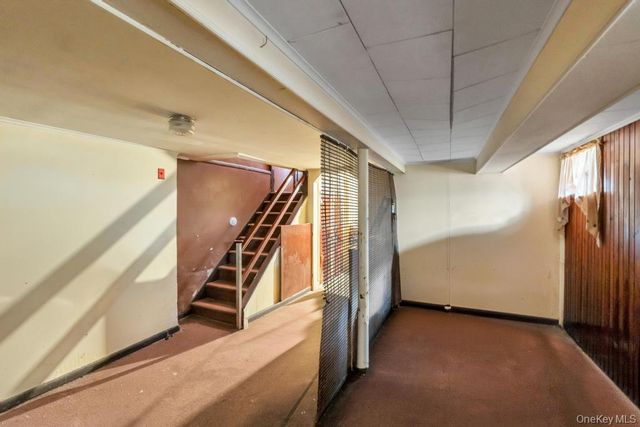 9460 199th Street, Hollis, NY 11423