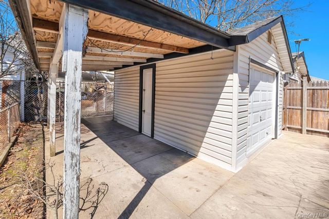 9460 199th Street, Hollis, NY 11423