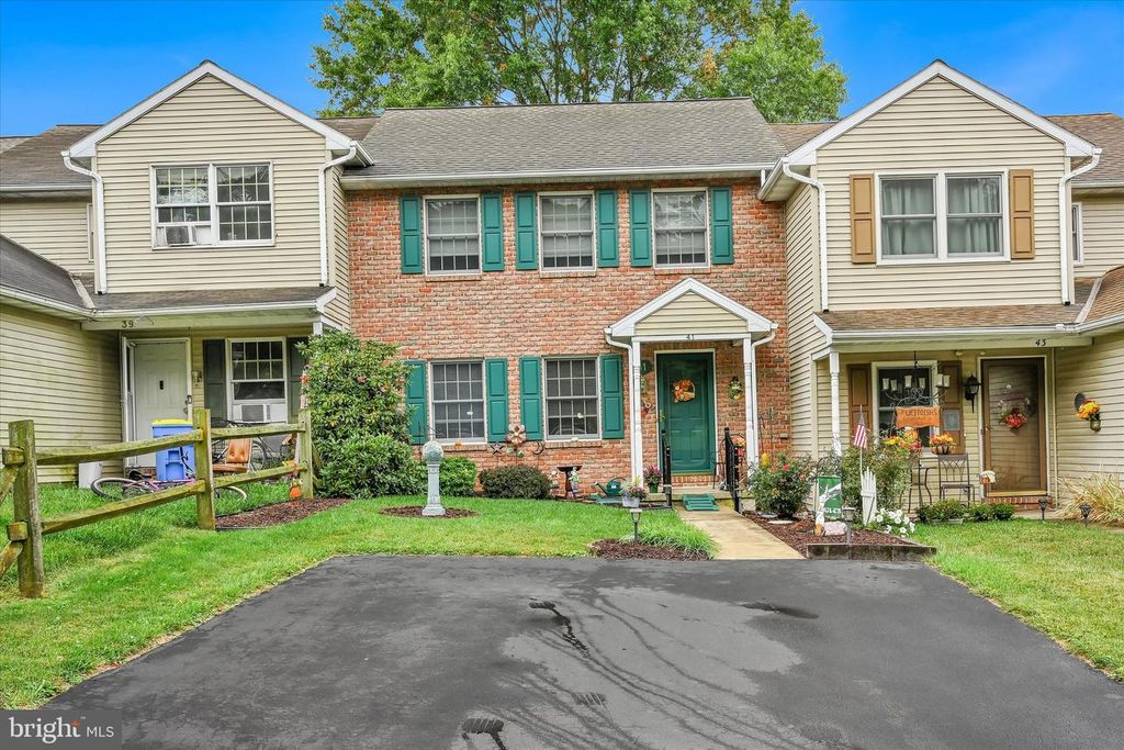 41 PARKVIEW DR, Reinholds, PA 17569