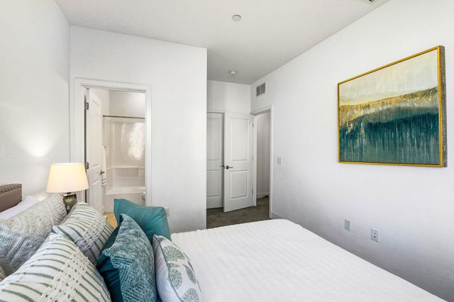 29322 Hub Ln, Hayward, CA 94544