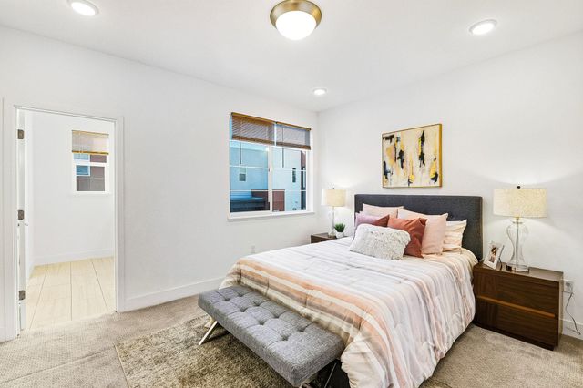 29322 Hub Ln, Hayward, CA 94544