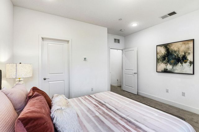 29322 Hub Ln, Hayward, CA 94544