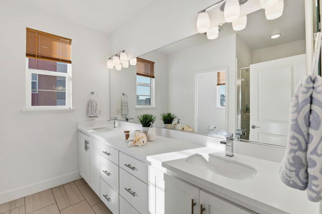 29322 Hub Ln, Hayward, CA 94544